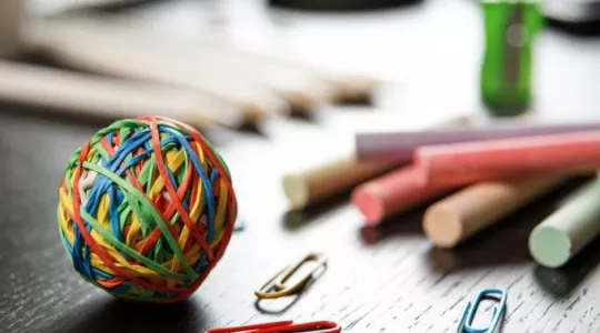 rubber bands and crayons